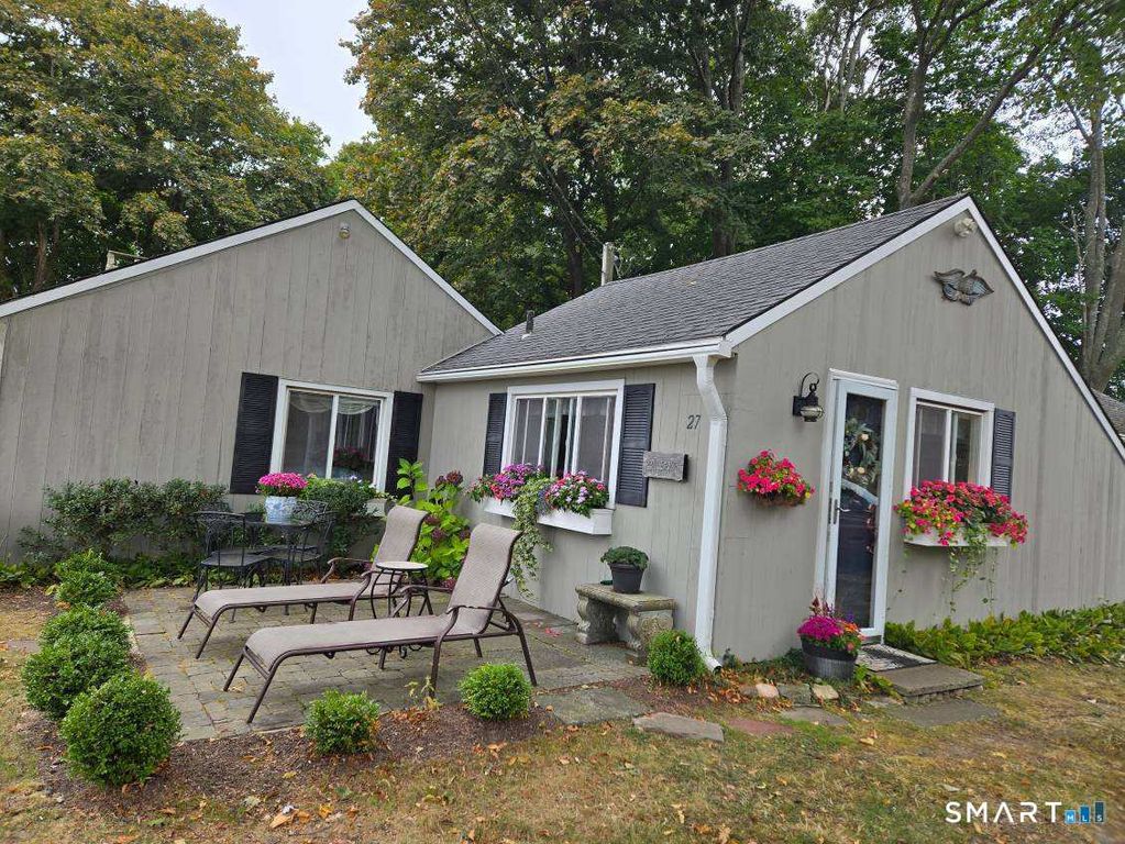 27 Gled Hill Street, Stonington, CT 06355