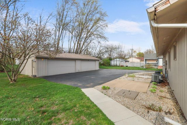 6804 Woodmeadow Drive, Toledo, OH 43617