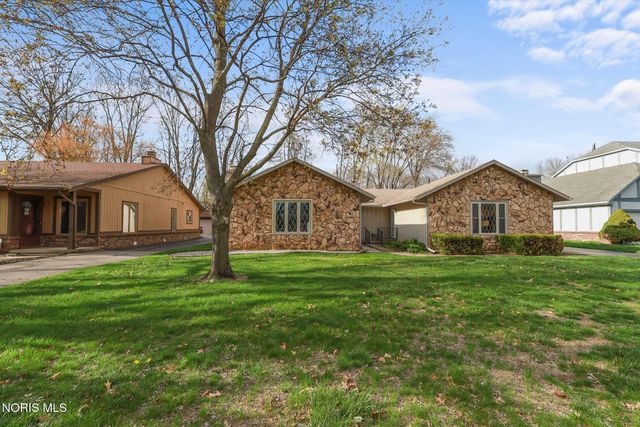 6804 Woodmeadow Drive, Toledo, OH 43617