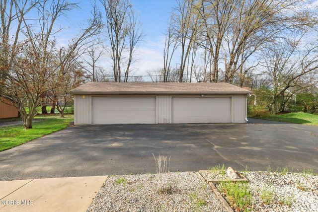 6804 Woodmeadow Drive, Toledo, OH 43617