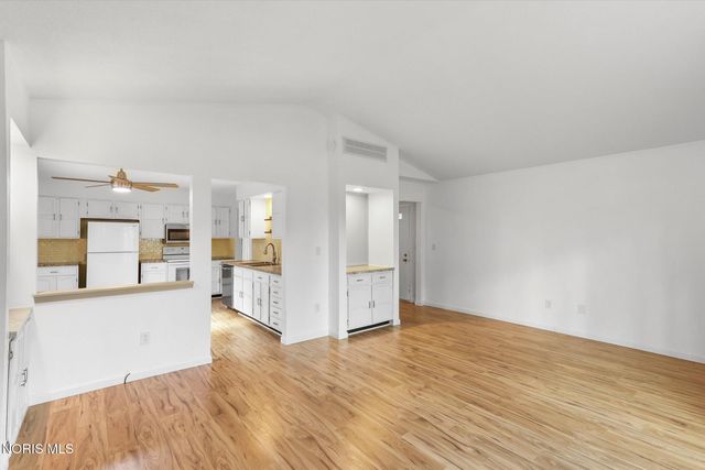 6804 Woodmeadow Drive, Toledo, OH 43617
