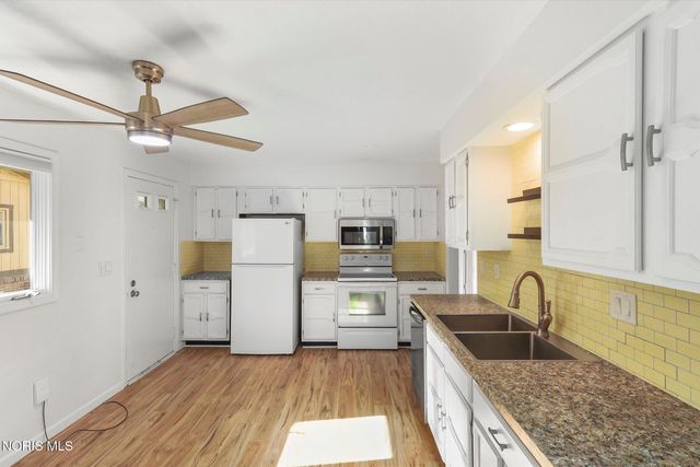 6804 Woodmeadow Drive, Toledo, OH 43617