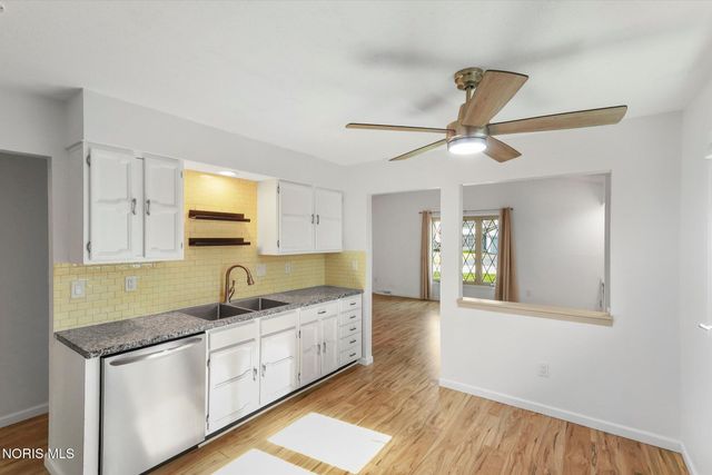 6804 Woodmeadow Drive, Toledo, OH 43617