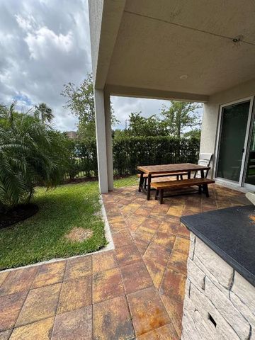 4040 Marina Way, Deerfield Beach, FL 33064