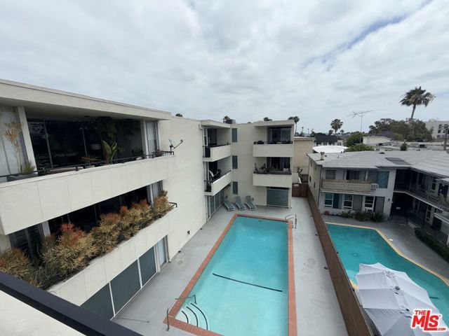 1550 N Laurel Avenue 301, Los Angeles, CA 90046