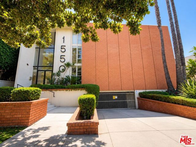 1550 N Laurel Avenue 301, Los Angeles, CA 90046
