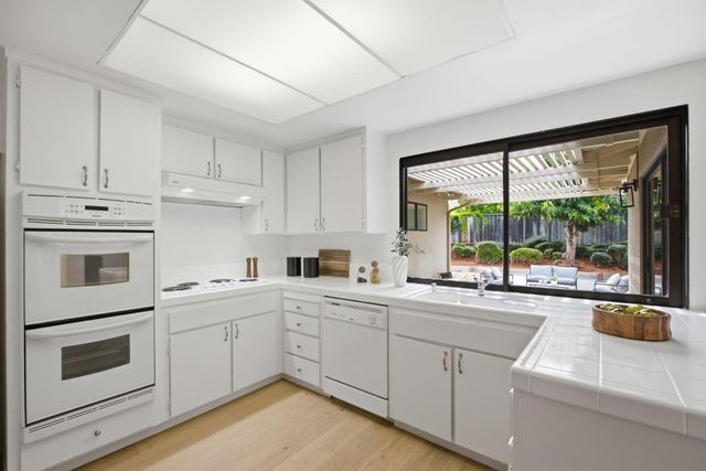 6115 Corte De La Reina, San Jose, CA 95120