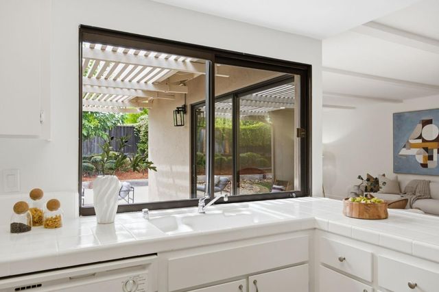 6115 Corte De La Reina, San Jose, CA 95120
