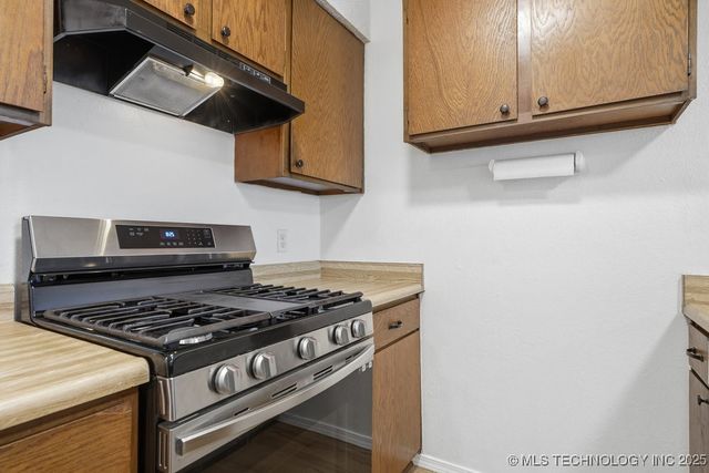 14105 S Hickory Place, Glenpool, OK 74033