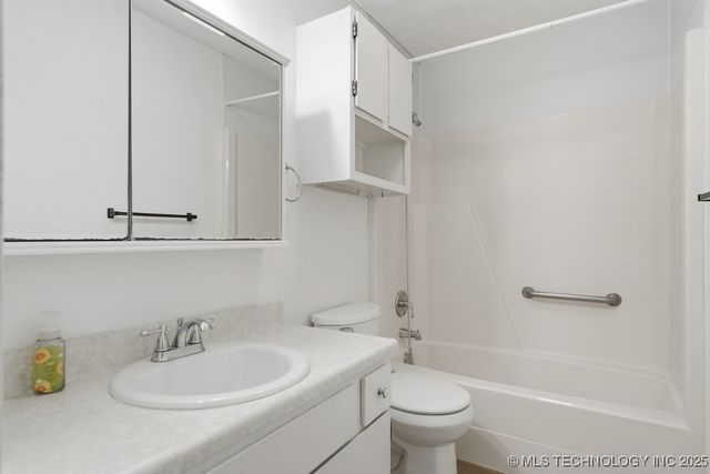 14105 S Hickory Place, Glenpool, OK 74033