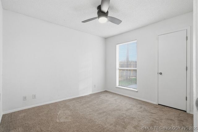 14105 S Hickory Place, Glenpool, OK 74033