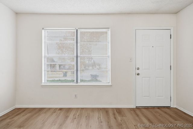 14105 S Hickory Place, Glenpool, OK 74033