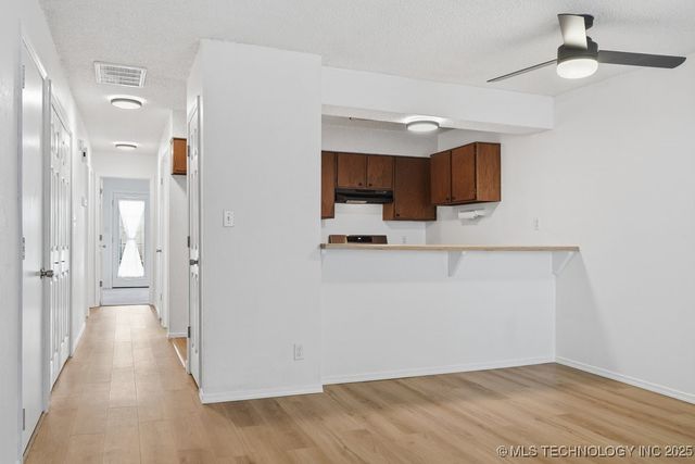 14105 S Hickory Place, Glenpool, OK 74033