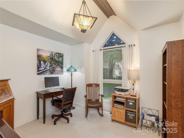 210 Black Oak Lane, Hendersonville, NC 28791