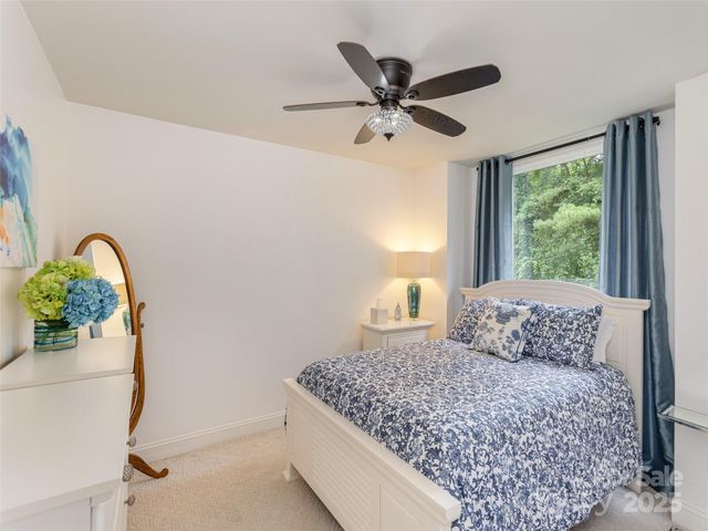 210 Black Oak Lane, Hendersonville, NC 28791