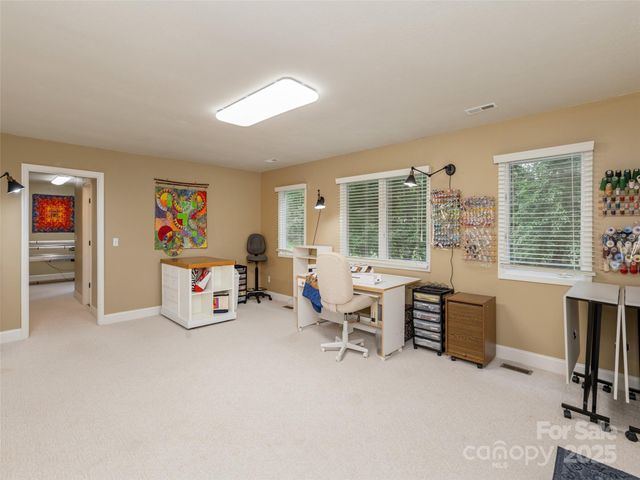 210 Black Oak Lane, Hendersonville, NC 28791