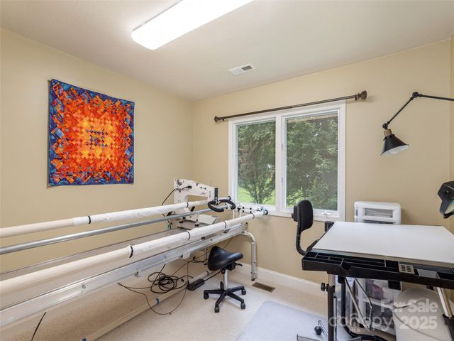 210 Black Oak Lane, Hendersonville, NC 28791