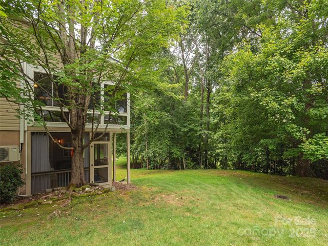 210 Black Oak Lane, Hendersonville, NC 28791