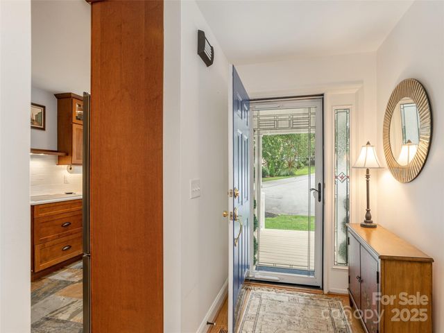 210 Black Oak Lane, Hendersonville, NC 28791