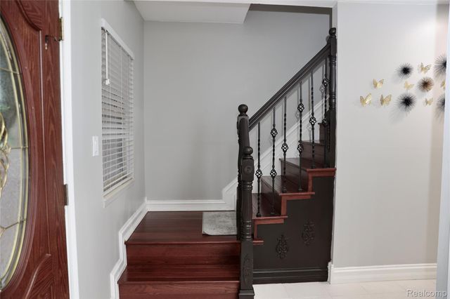 4274 Dickson Drive, Sterling Heights, MI 48310