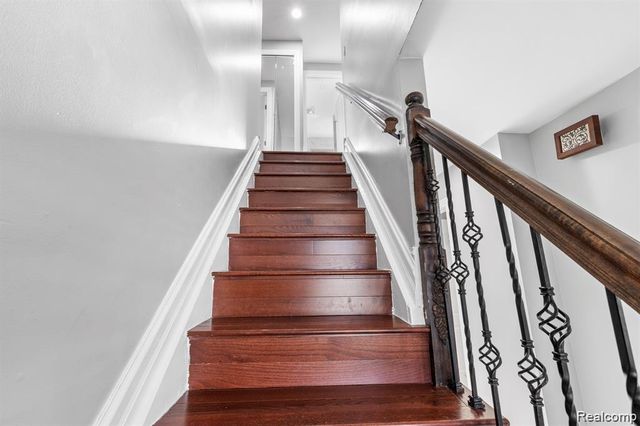 4274 Dickson Drive, Sterling Heights, MI 48310