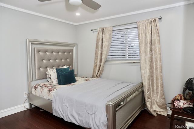 4274 Dickson Drive, Sterling Heights, MI 48310