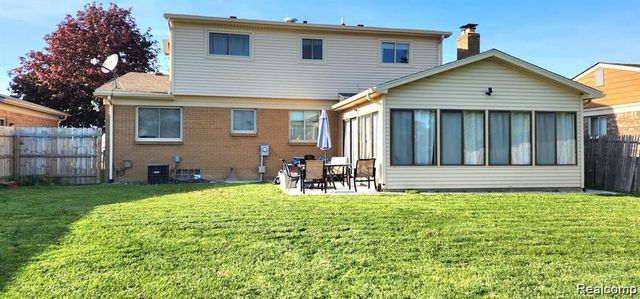 4274 Dickson Drive, Sterling Heights, MI 48310