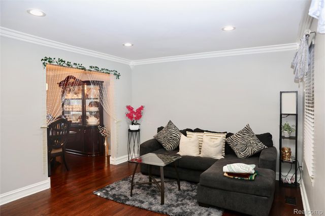 4274 Dickson Drive, Sterling Heights, MI 48310