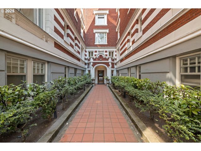 1811 Nw COUCH St 508, Portland, OR 97209