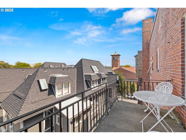 1811 Nw COUCH St 508, Portland, OR 97209