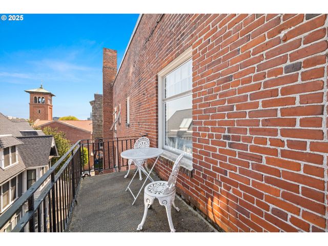 1811 Nw COUCH St 508, Portland, OR 97209