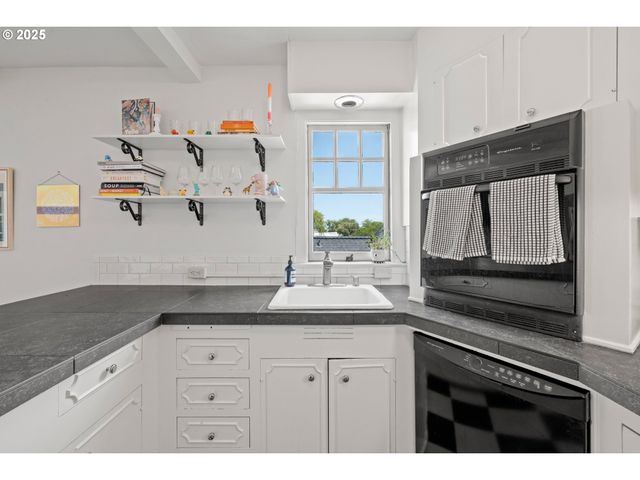 1811 Nw COUCH St 508, Portland, OR 97209