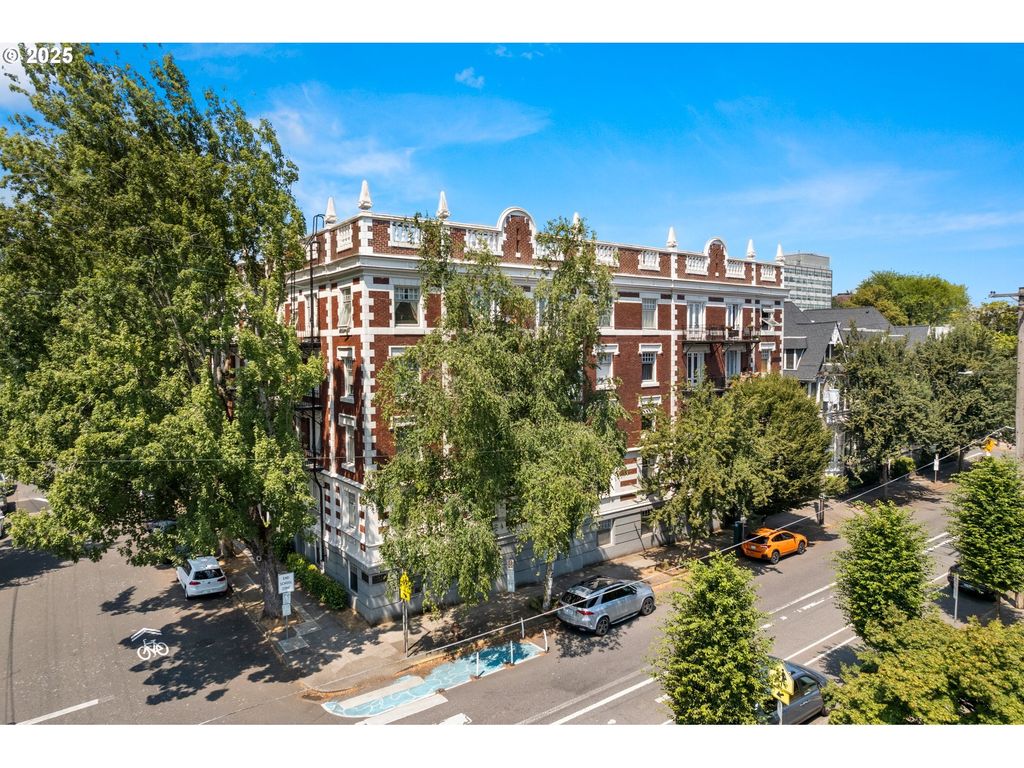 1811 Nw COUCH St 508, Portland, OR 97209