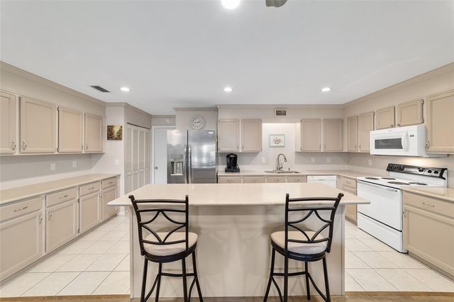 9240 SW 90TH COURT B, Ocala, FL 34481