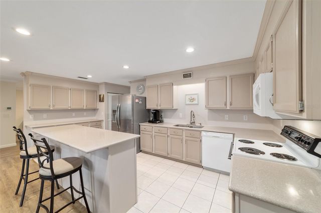 9240 SW 90TH COURT B, Ocala, FL 34481