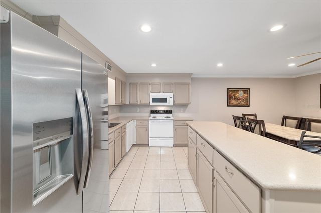 9240 SW 90TH COURT B, Ocala, FL 34481