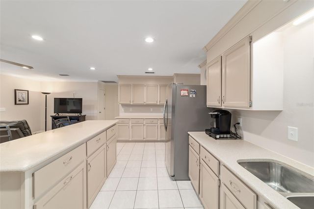 9240 SW 90TH COURT B, Ocala, FL 34481