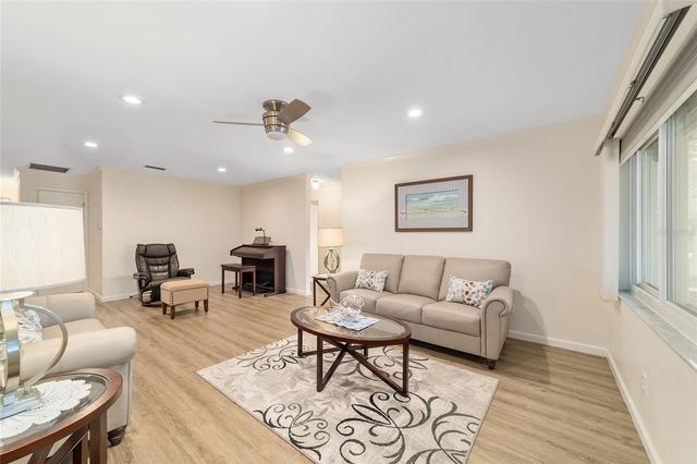 9240 SW 90TH COURT B, Ocala, FL 34481