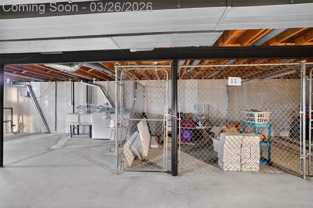 22850 E 9 Mile Road 11, St. Clair Shores, MI 48080