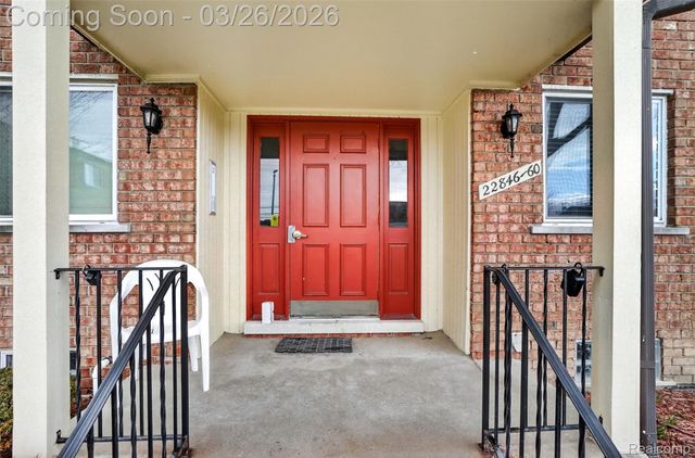 22850 E 9 Mile Road 11, St. Clair Shores, MI 48080