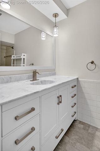 22850 E 9 Mile Road 11, St. Clair Shores, MI 48080