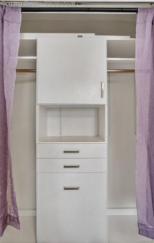 22850 E 9 Mile Road 11, St. Clair Shores, MI 48080