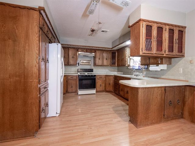 6713 NW 27th Street, Bethany, OK 73008