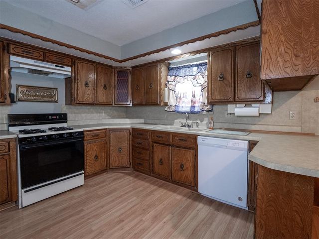 6713 NW 27th Street, Bethany, OK 73008