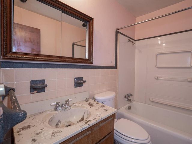 6713 NW 27th Street, Bethany, OK 73008