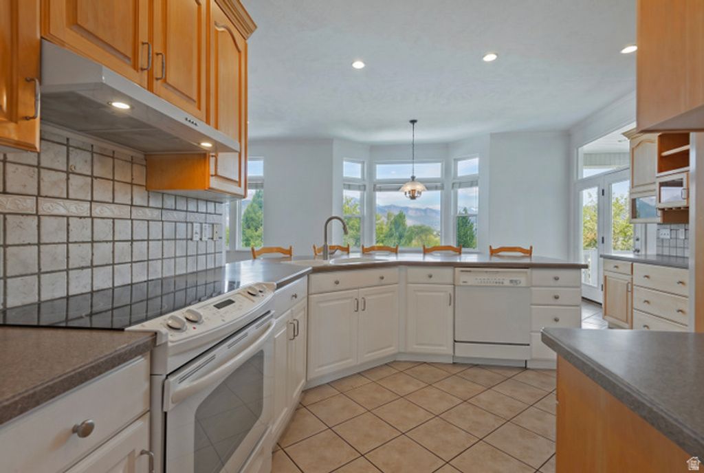 Image 15 of property listing at 12139 S LAMPTON VIEW DR, Riverton, UT 84065