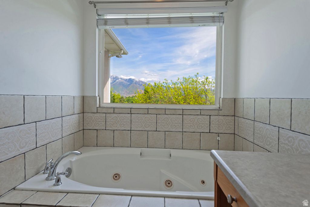 Image 21 of property listing at 12139 S LAMPTON VIEW DR, Riverton, UT 84065