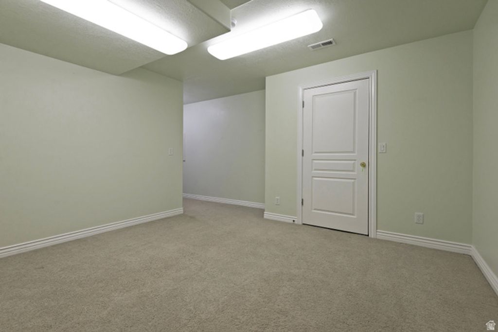 Image 30 of property listing at 12139 S LAMPTON VIEW DR, Riverton, UT 84065