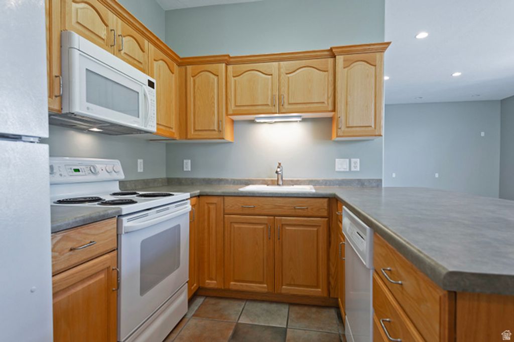 Image 33 of property listing at 12139 S LAMPTON VIEW DR, Riverton, UT 84065