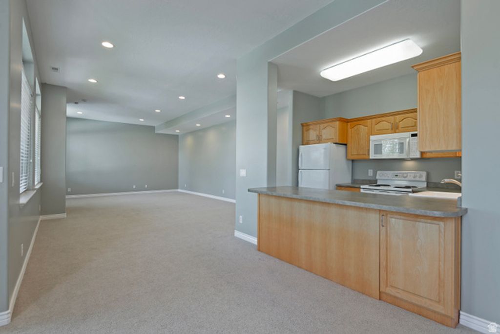 Image 34 of property listing at 12139 S LAMPTON VIEW DR, Riverton, UT 84065